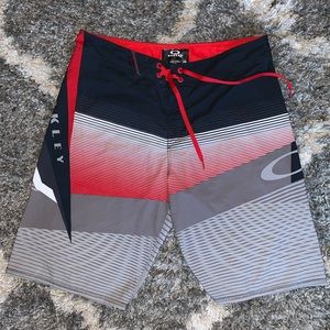 Oakley Swim - Oakley men’s size 34 swim trunks! Oakley Swim - Oakley men’s size 34 swim trunks!